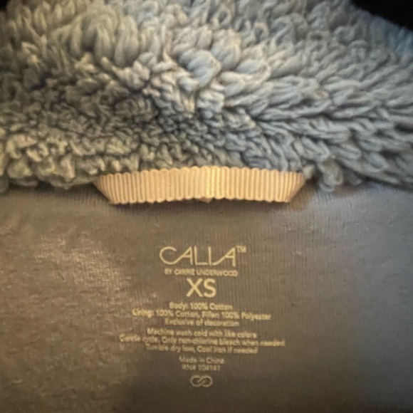 Calia Quilted Vest - Picture 4 of 8